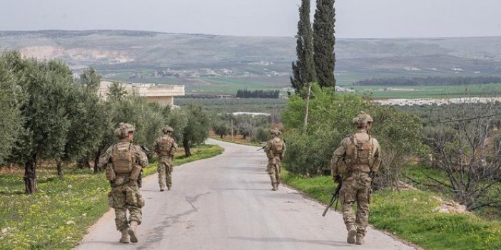 Afrin'de halk 15 teröristi TSK'ya teslim etti