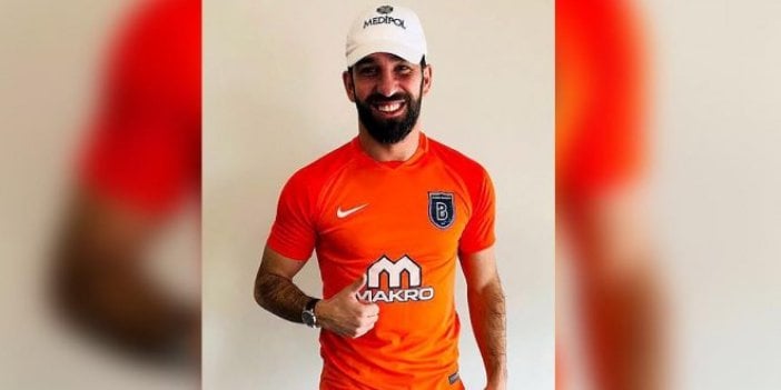 Galatasaray taraftarlarından Arda Turan'a pankartlı tepki!