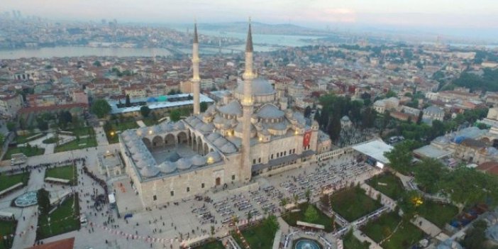 Fatih Camii'nde çevre düzenlemesi skandalı