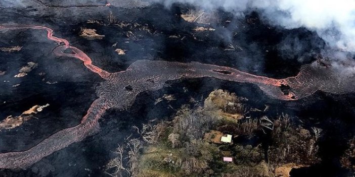 Kilauea Yanardağı en sıcak lav kitlesini püskürttü