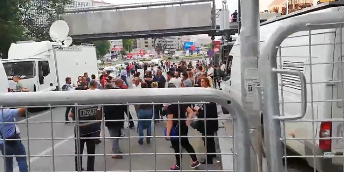 Polisten YSK önündeki vatandaşa "Burayı terk edin"