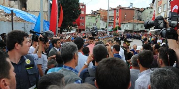 Soylu'nun açıklamalarının ardından şehit cenazesinde gerginlik