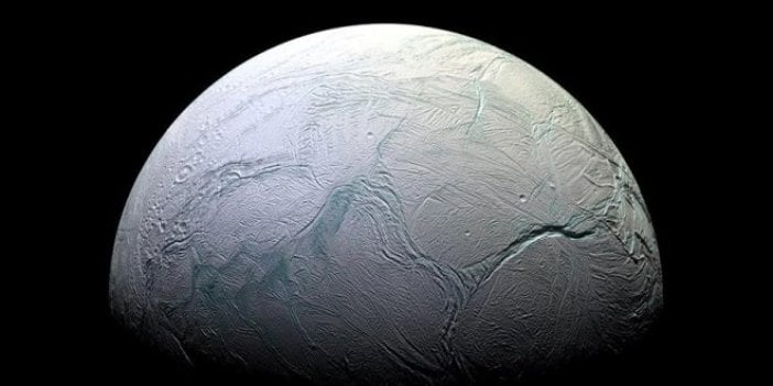 Enceladus'ta yaşama dair kanıtlar bulundu