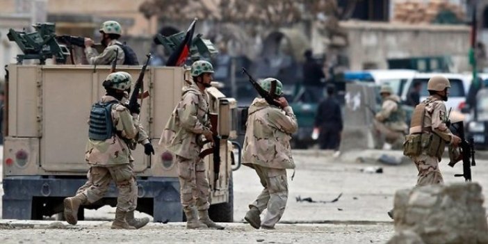 Taliban’dan askeri üsse saldırı