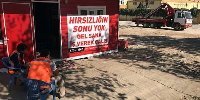 Hırsızlara afişle iş teklif etti