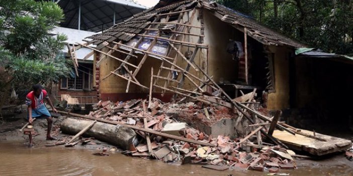 Hindistan’da sel felaketinde ölenlerin sayısı 445’e yükseldi