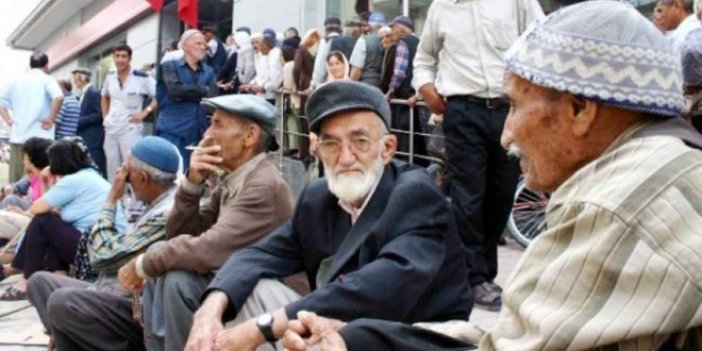 CHP’den emekliliği yaşa takılanlar için kanun teklifi