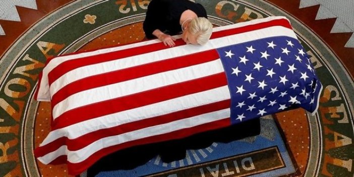 Trump McCain’in cenazesine katılmayacak