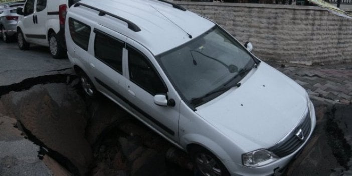 İstanbul’da yine yol çöktü