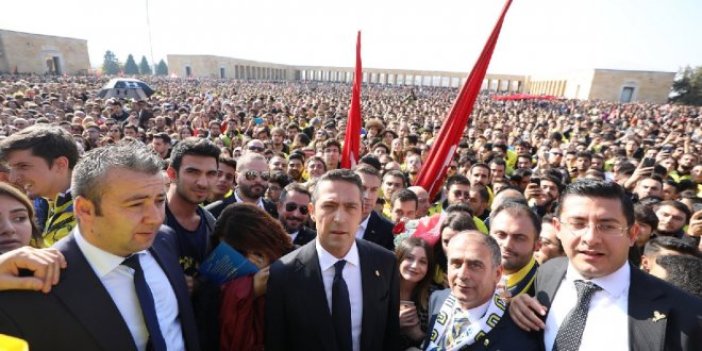 Fenerbahçe Başkanı Koç ve taraftarlar Anıtkabir’de