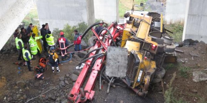 Beton mikseri viyadükten uçtu