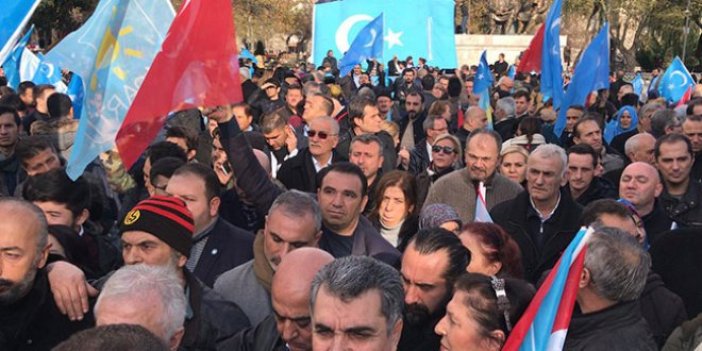 İYİ Partililer Doğu Türkistan için toplandı