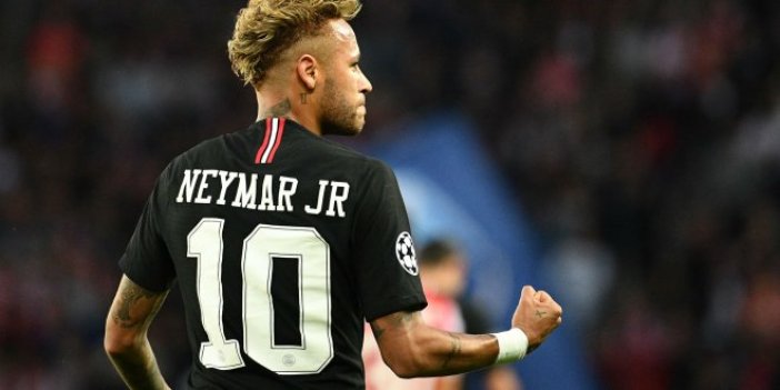 Neymar, Premier Lig’e göz kırptı