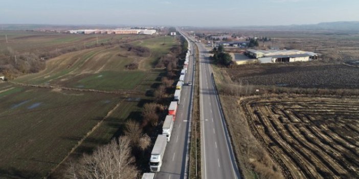 Kapıkule'de 12 kilometre TIR kuyruğu