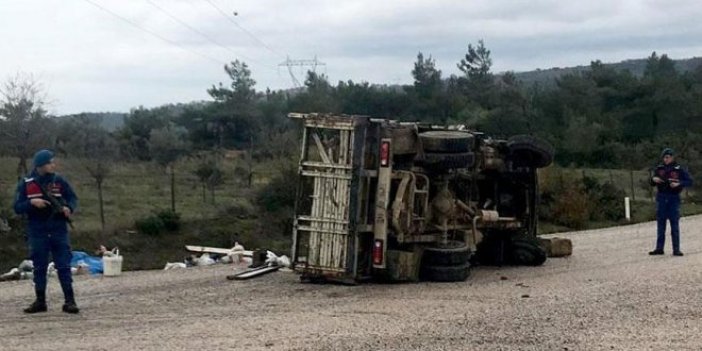 Balıkesir'de kamyonla otomobil çarpıştı: 30 yaralı