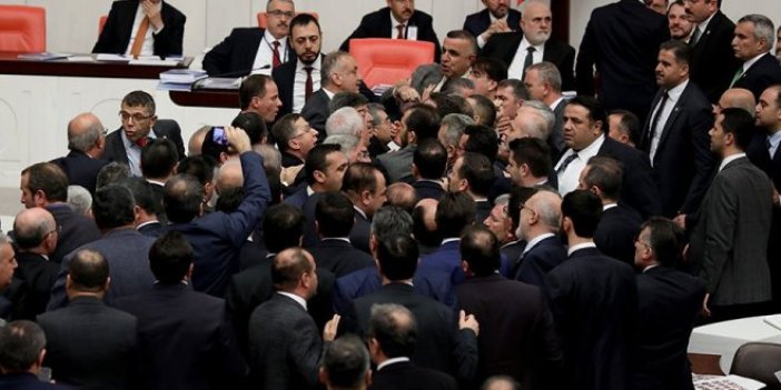İYİ Partili Yasin Öztürk, Meclis'teki tartışmayı anlattı!