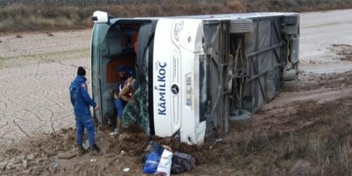Yozgat'ta yolcu otobüsü devrildi: 1 ölü, 20 yaralı