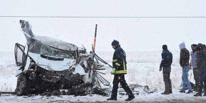 Van'da zincirleme trafik kazası: 8 yaralı