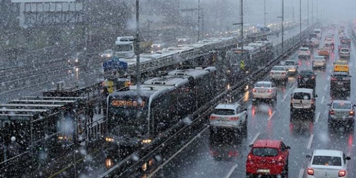 İstanbul’a beklenen kar geldi