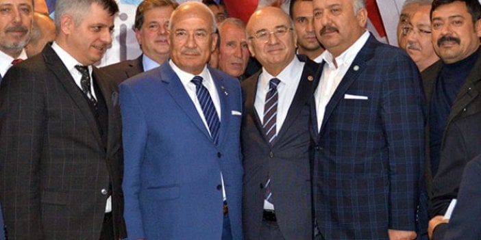 MHP'li belediyenin tüm yöneticileri İYİ Parti'ye geçti