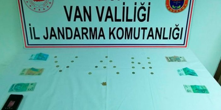 Van'da 25 altın sikke ele geçirildi