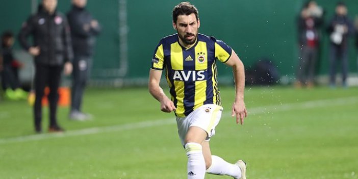 Şener Özbayraklı Fenerbahçe’de kalıyor