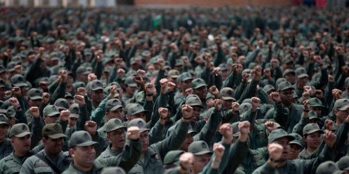 Maduro'dan Venezuela tarihinin en büyük askeri tatbikatı