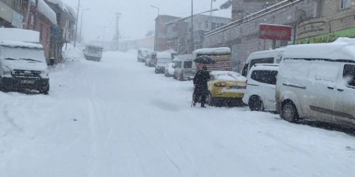 Karlıova'da eğitime kar engeli