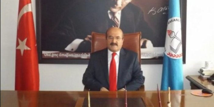 Atatürk posterlerini kaldırtan müdüre uyarı cezası