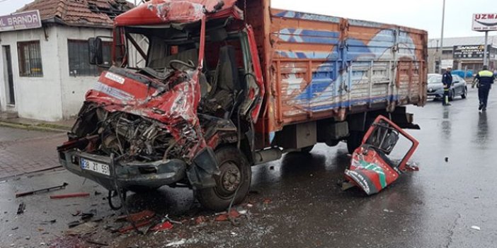 Kayseri'de kamyonlar çarpıştı: 1 yaralı