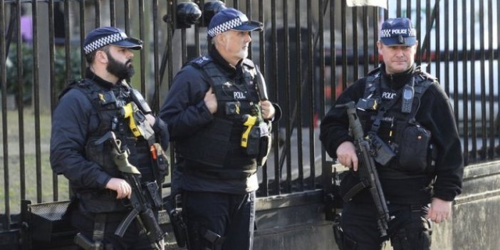 Londra'da saldırgan alarmı