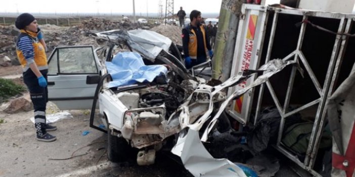 Kazada sürücü ve eşi öldü, 5 çocuk yaralı