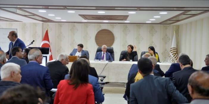 Mardin'de Belediye Meclis toplantısında 'İstiklal Marşı' tartışması