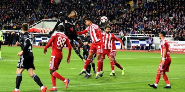 Sivasspor-Beşiktaş 1-2 (Maç özeti)