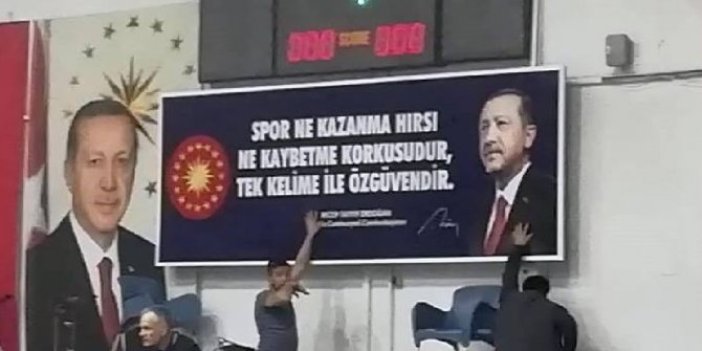 Mustafa Kemal'in afişi kaldırıldı!