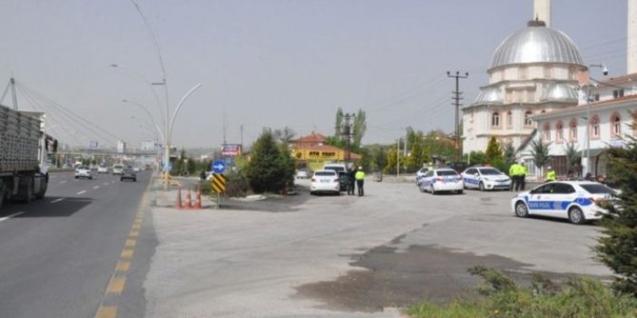 Polis uygulama noktasına araç daldı: 1 şehit