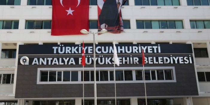 Antalya Büyükşehir Belediyesi'ne de T.C. ibaresi eklendi