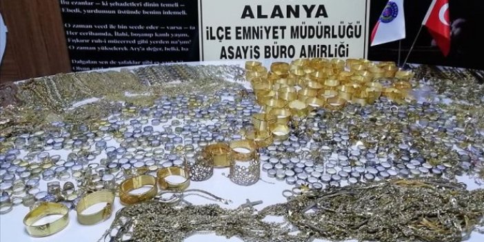 Antalya'da 20 kilo 318 gram sahte altın ele geçirildi