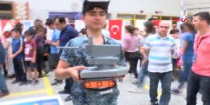 14 yaşındaki öğrenci askeri müdahale robotu yaptı