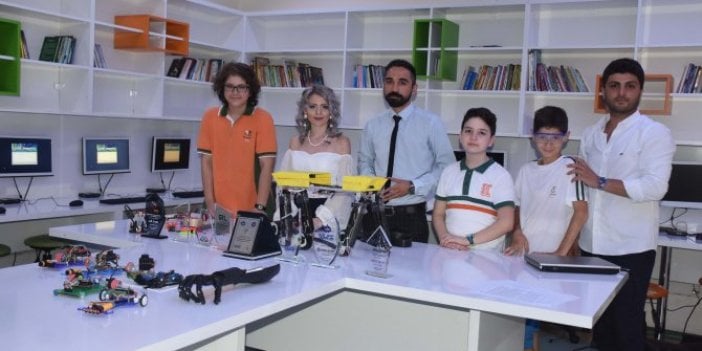 Yürüyen robot ile jüri özel ödülü aldılar