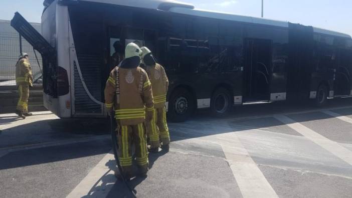 Esenyurt'ta metrobüste yangın (16 Temmuz 2019)