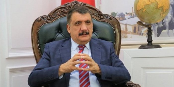 AKP’li Başkan’ın danışmanından AKP’li vekillere “ihanet” mesajı suçlaması
