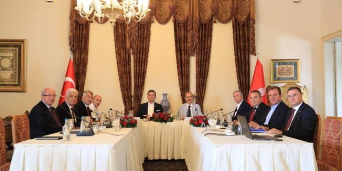 CHP'li belediye başkanları İstanbul'da buluştu