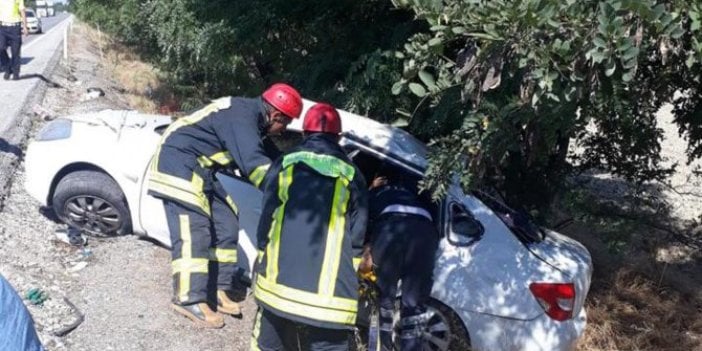 Denizli'de otomobil şarampole yuvarlandı