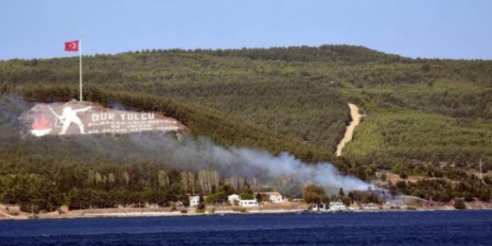 Çanakkale'de "Dur Yolcu" yazısının altında yangın