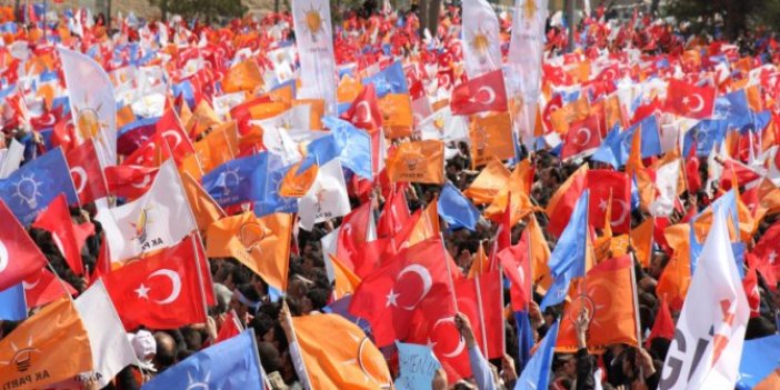 AKP’de yeni parti istifaları giderek artıyor!