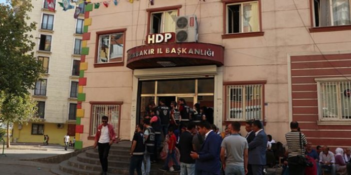 Evlat nöbetindeki ailelerden HDP’ye suç duyurusu!