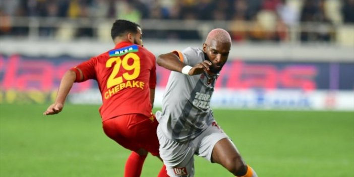 Galatasaray-Yeni Malatyaspor maçında kural hatası tartışmaları