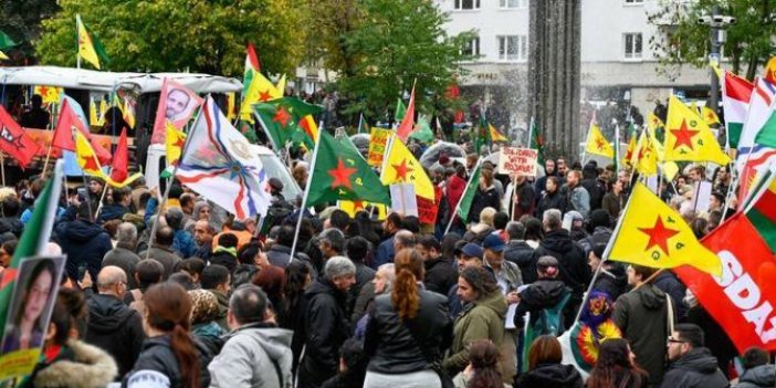 Almanya’da PKK yandaşları sokağa indi!