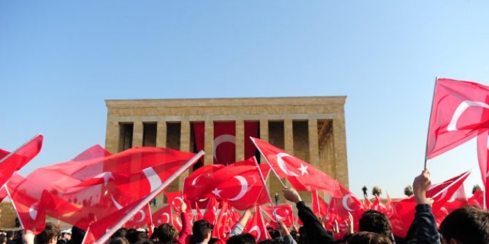 Türk milleti Ata'sına koştu: Anıtkabir'e ziyaretçi akını